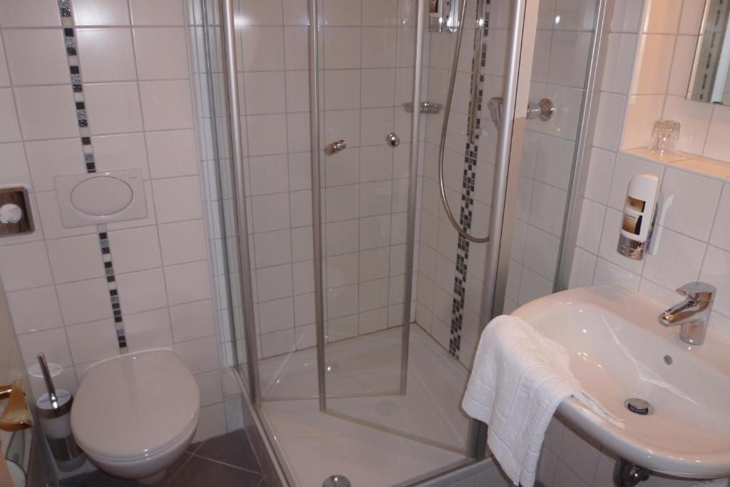 Hotel Garni Mowe Tutzing Ruang foto