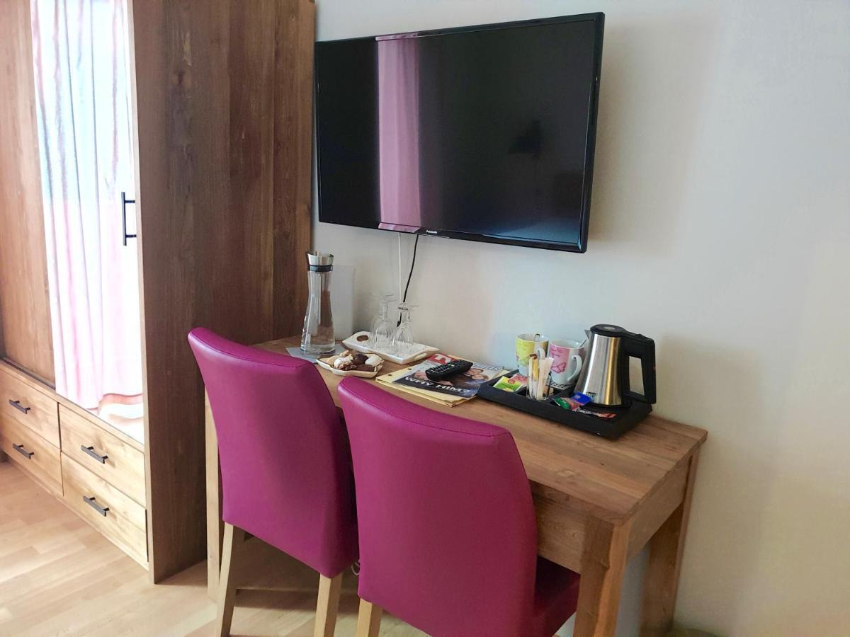 Hotel Garni Mowe Tutzing Bagian luar foto
